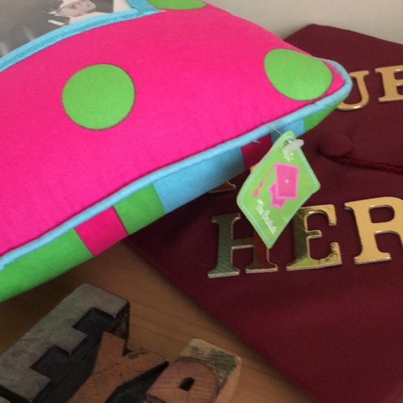 🆕👩‍🎓mud pie Graduate “Class Photo Pillow” - Picture 4 of 8